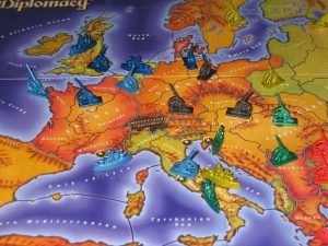 Diplomacia-Tabuleiro-e-Componentes-300x225 10 Board Games Clássicos Mais Influentes